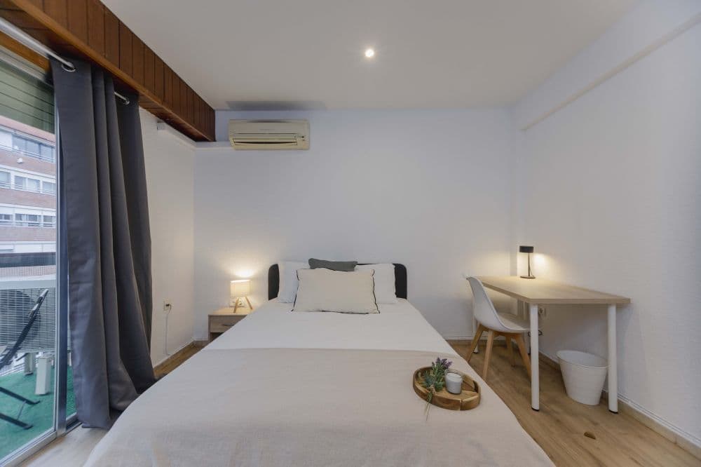 Private room in Valencia photo 3