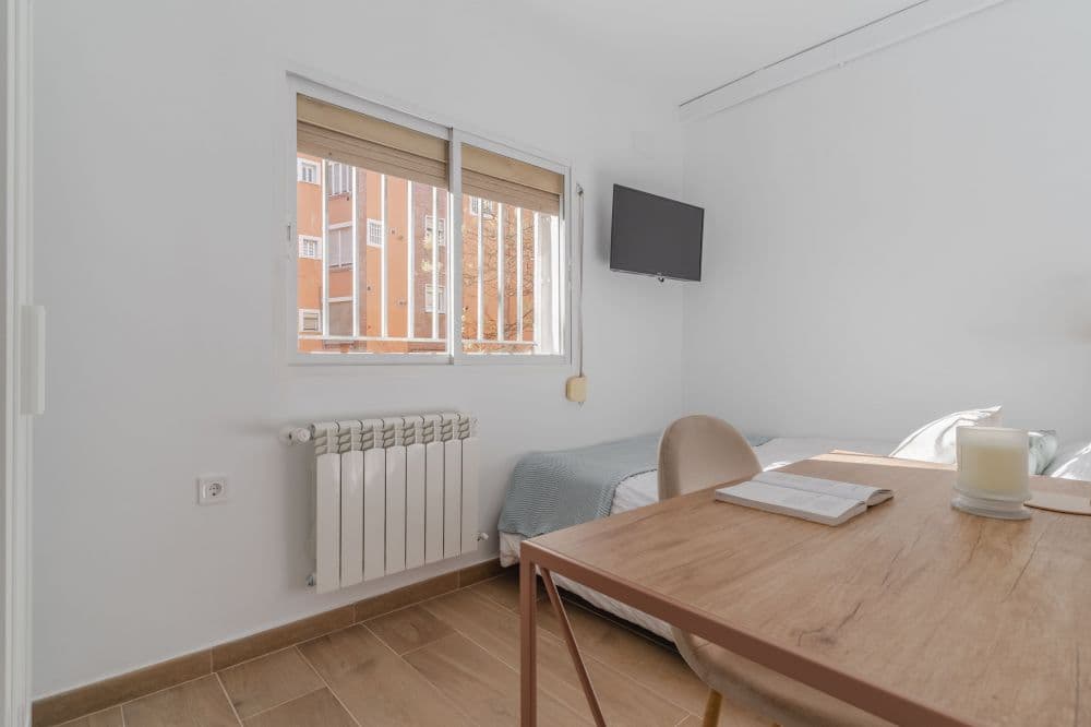 Private room in Madrid photo 2
